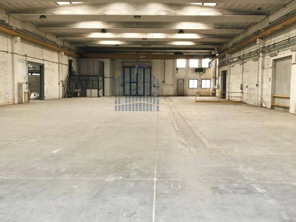 locale commerciale in vendita a Roncadelle