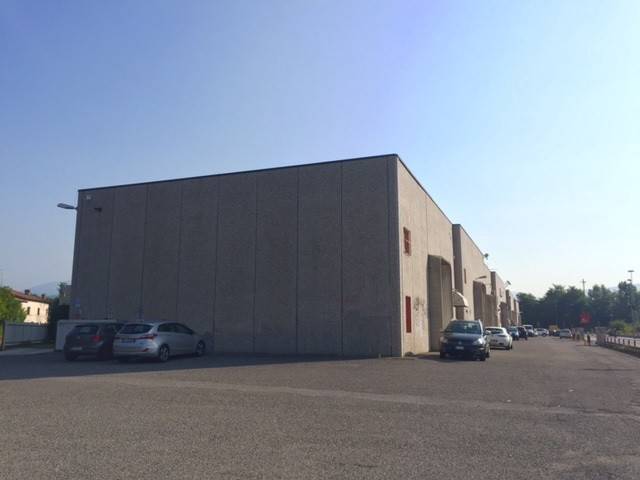 locale commerciale in vendita a Roncadelle