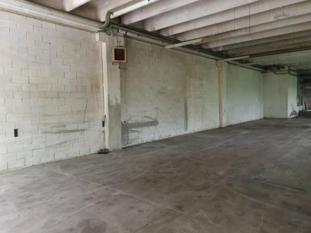 locale commerciale in vendita a Roncadelle