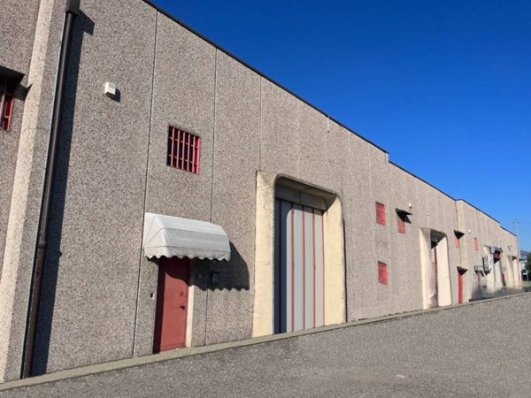 locale commerciale in vendita a Roncadelle