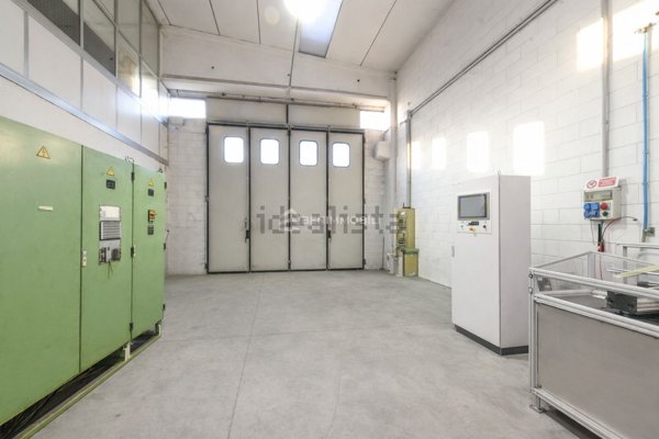 capannone in vendita a Roncadelle