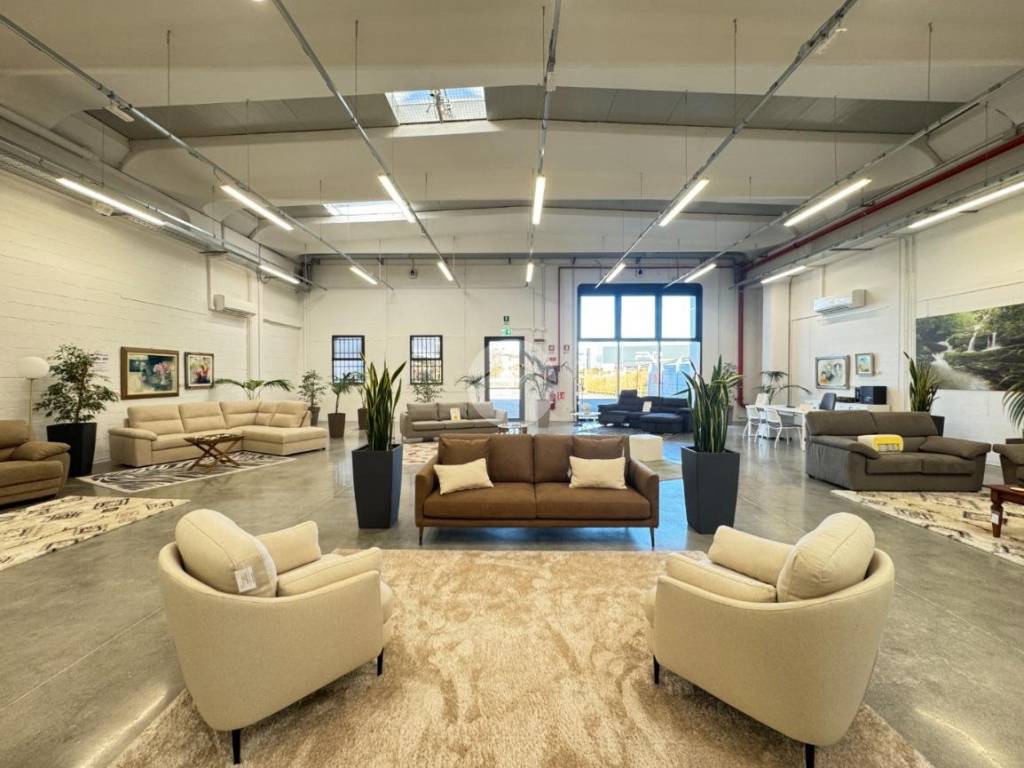 locale commerciale in vendita a Roncadelle