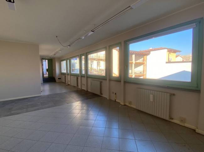 appartamento in vendita a Rovato in zona San Carlo
