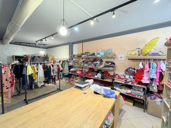 negozio in vendita a Rovato