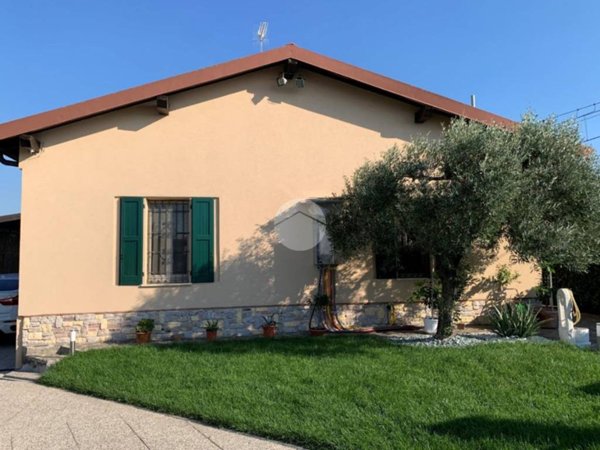 casa indipendente in vendita a Rovato
