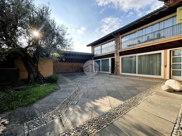 casa indipendente in vendita a Rovato