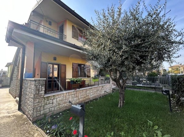casa indipendente in vendita a Rovato