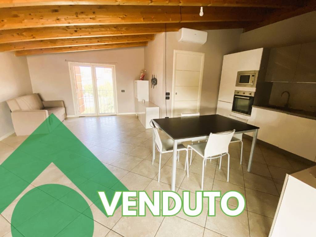 casa indipendente in vendita a Rovato