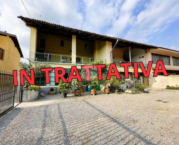 appartamento in vendita a Rovato in zona Lodetto