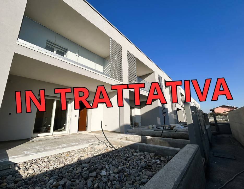 casa indipendente in vendita a Rovato in zona Sant'Andrea