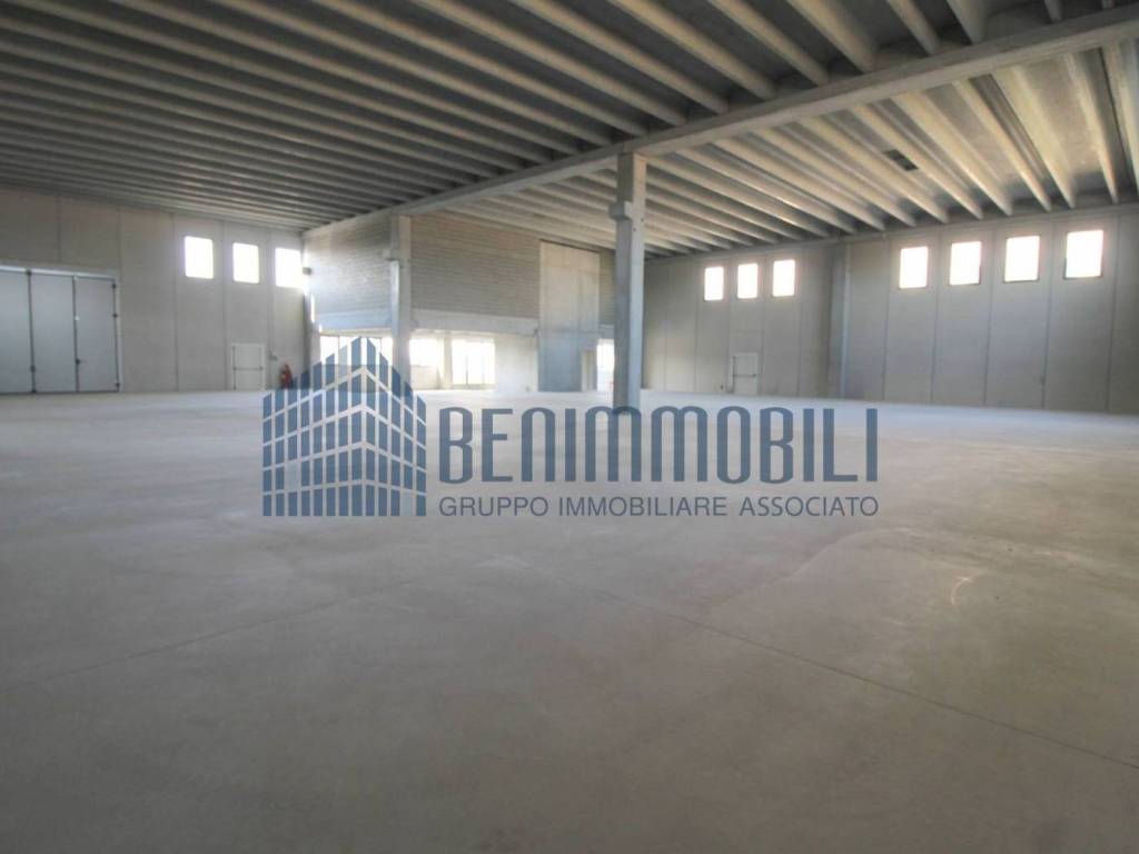 locale commerciale in vendita a Rovato