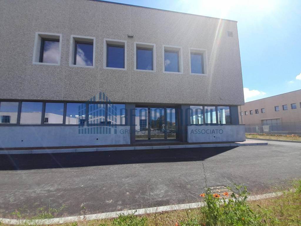 locale commerciale in vendita a Rovato