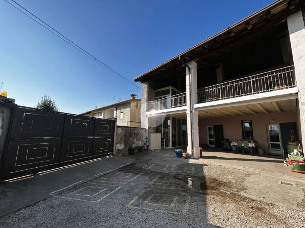 casa indipendente in vendita a Rovato