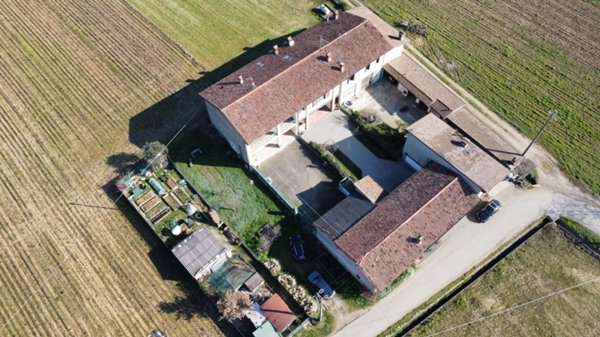 casale in vendita a Rovato