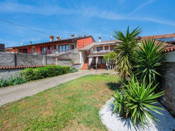 appartamento in vendita a Rovato in zona Sant'Andrea