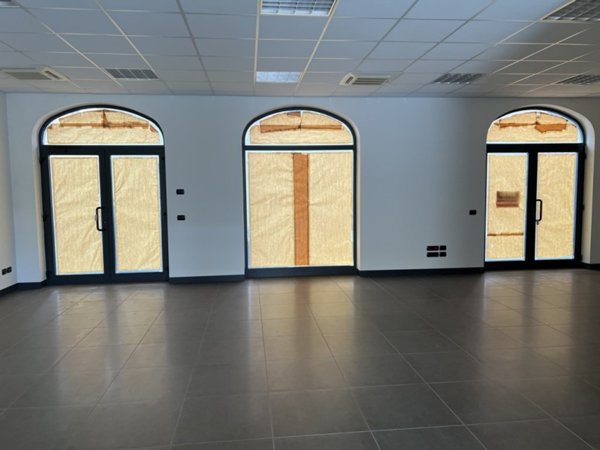 negozio in vendita a Rovato