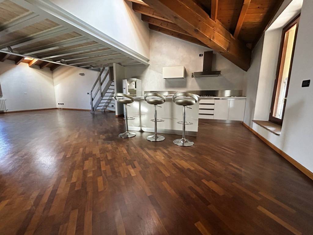 appartamento in vendita a Rovato in zona Sant'Anna