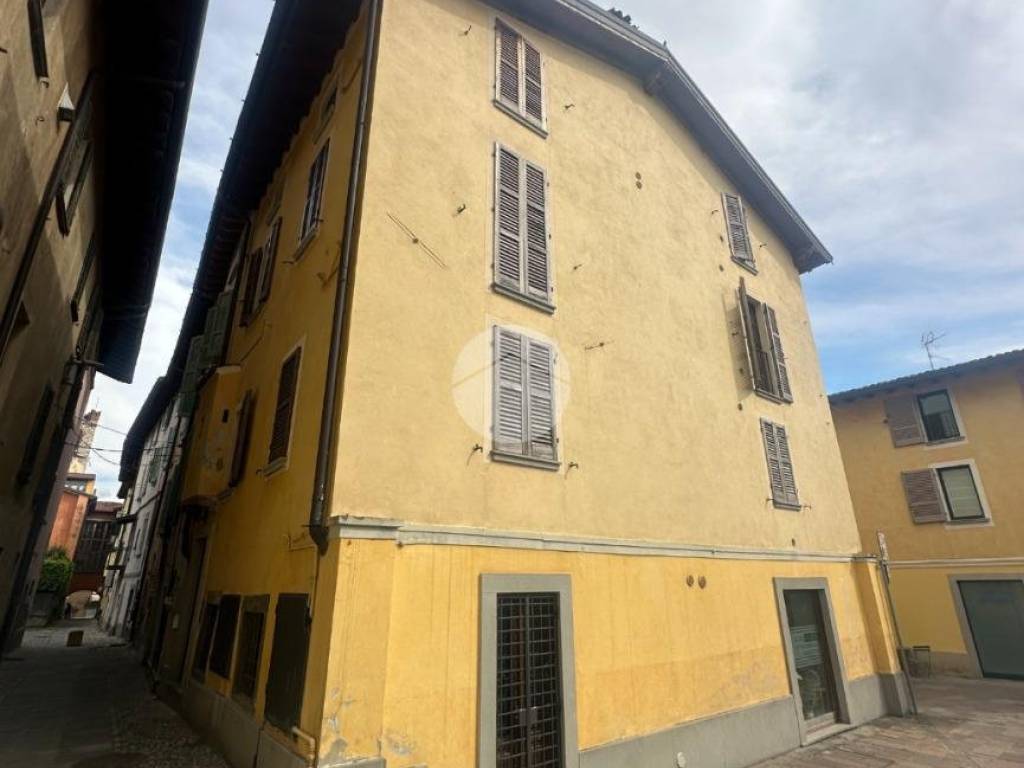 intera palazzina in vendita a Rovato