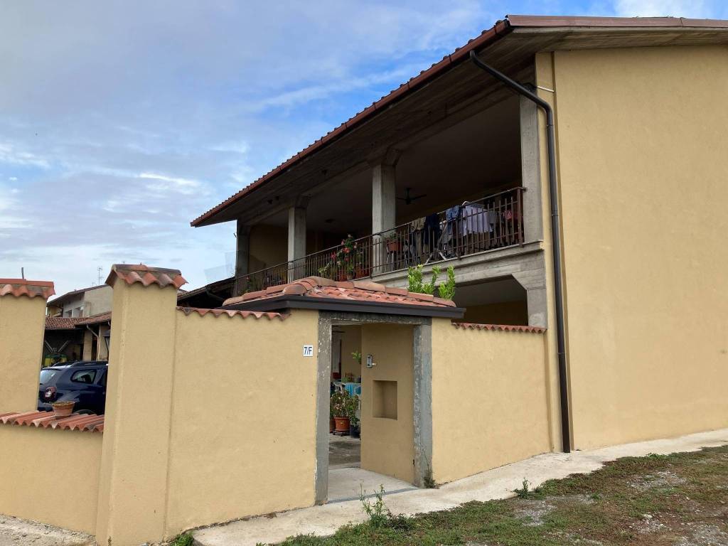 casa indipendente in vendita a Rovato in zona Lodetto
