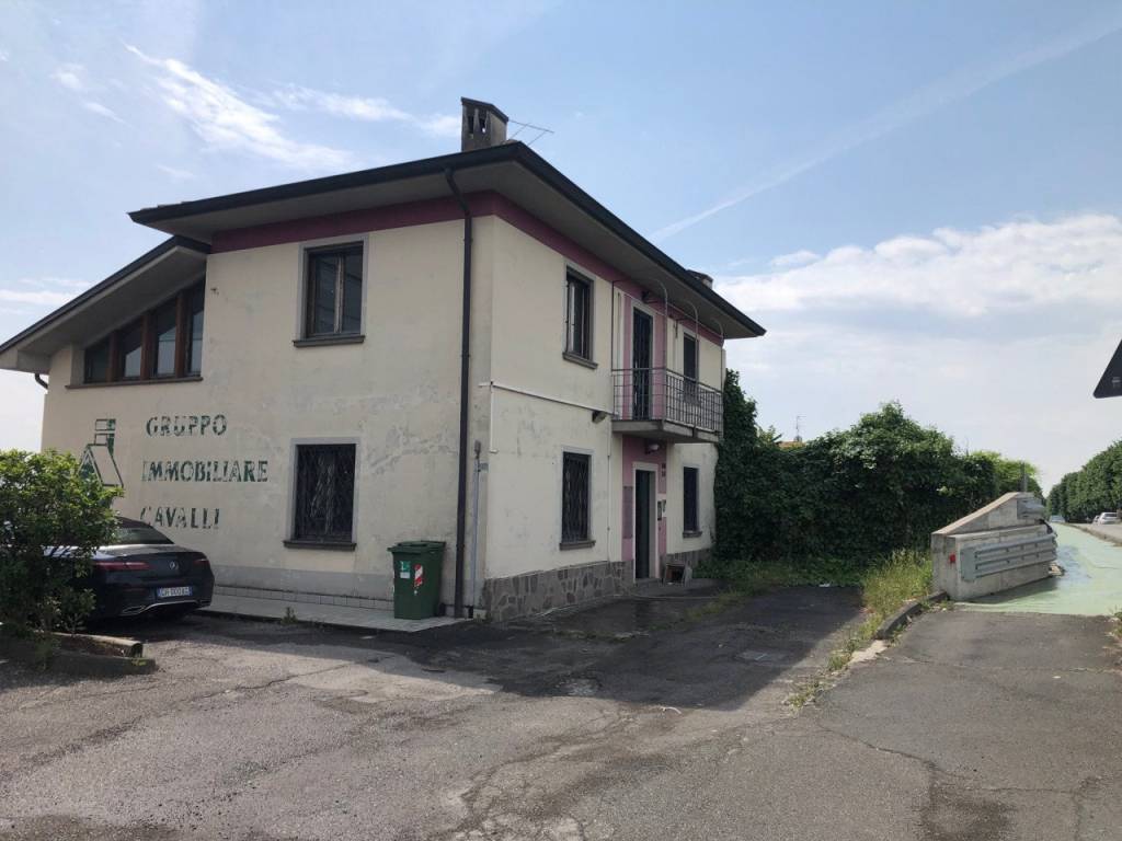 casa indipendente in vendita a Rovato