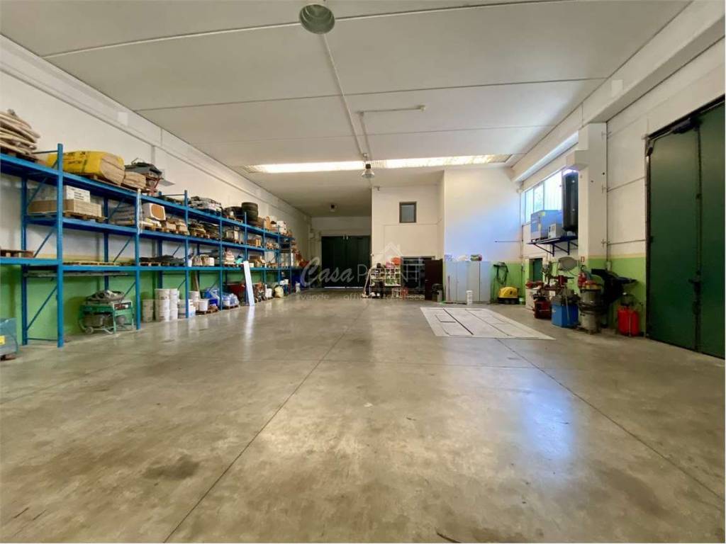 capannone in vendita a Rovato