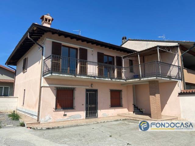 appartamento in vendita a Rovato in zona Sant'Anna