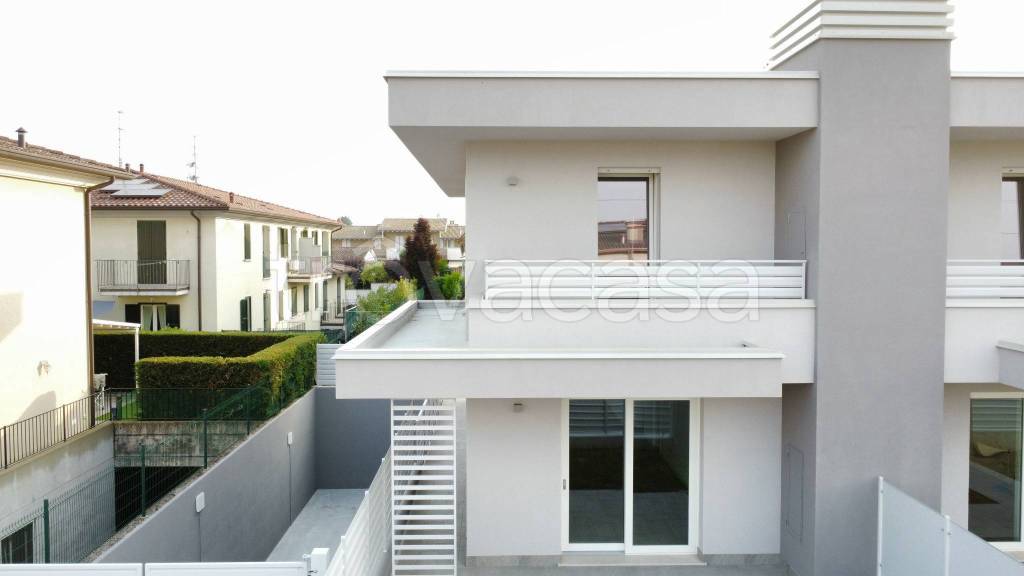 casa indipendente in vendita a Rovato