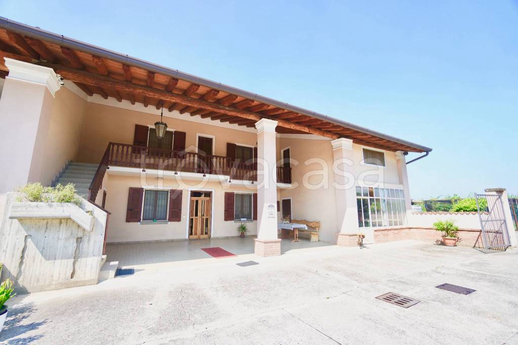 casa indipendente in vendita a Rovato in zona San Giorgio