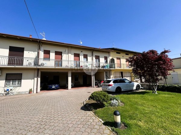 appartamento in vendita a Rovato in zona Sant'Andrea