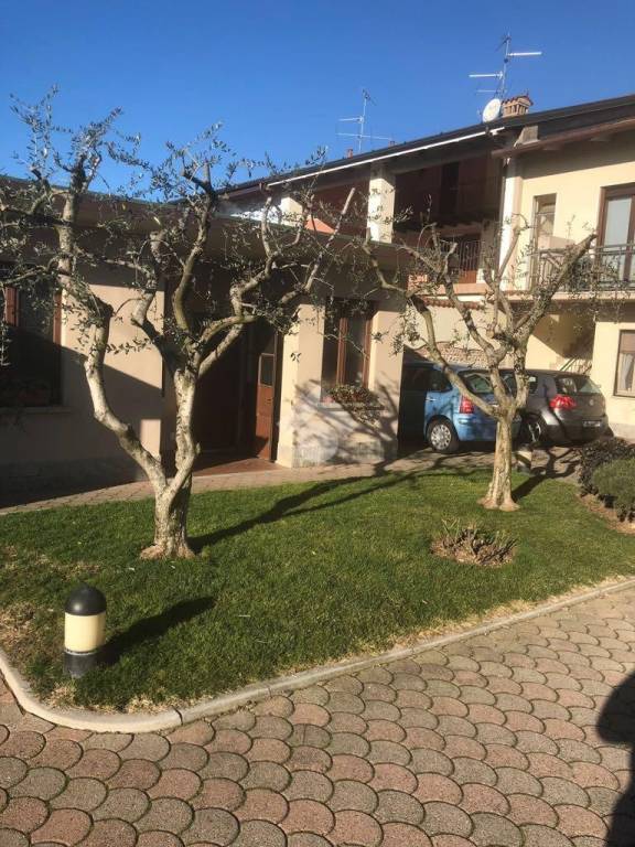 appartamento in vendita a Rovato in zona Sant'Andrea