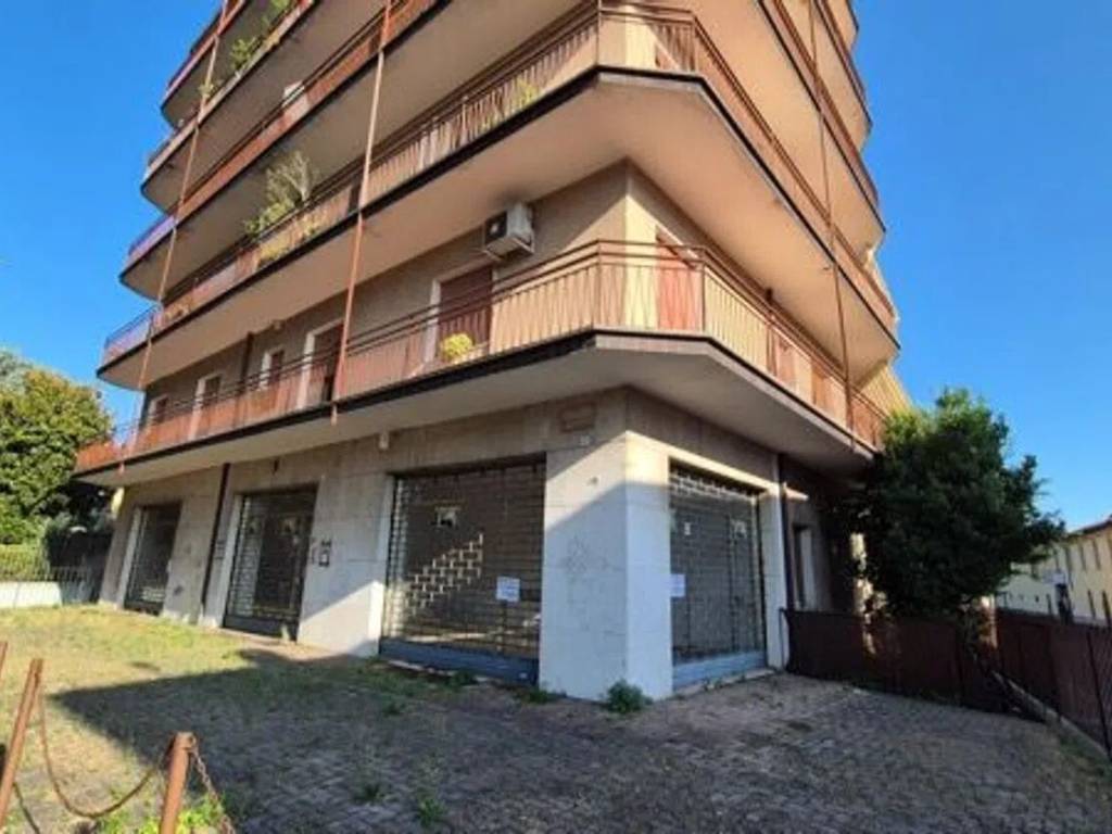 negozio in vendita a Rovato