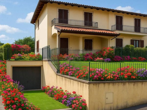 casa indipendente in vendita a Rovato