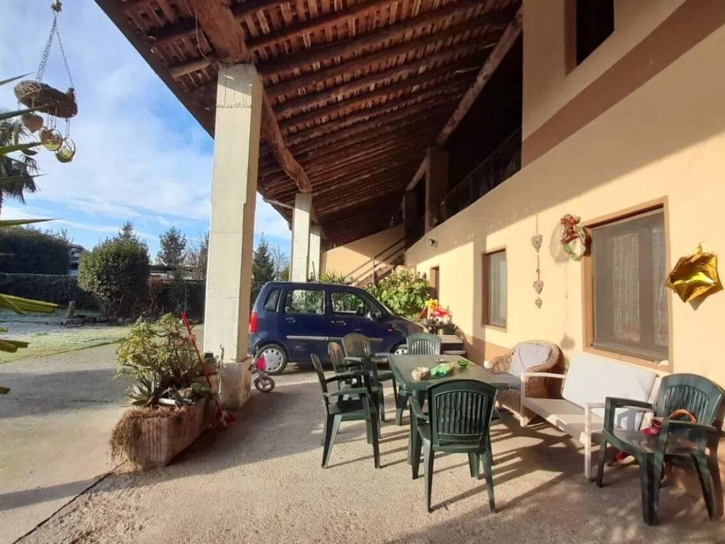casa indipendente in vendita a Rovato in zona Duomo