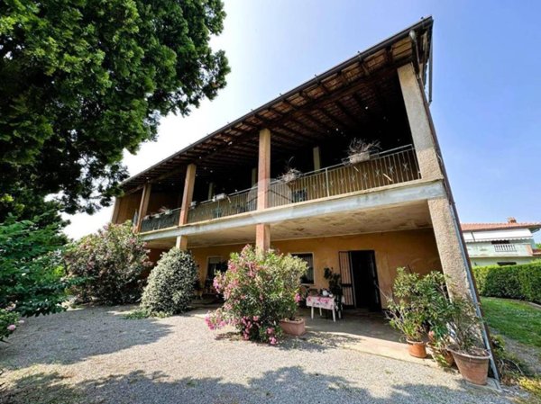 casa indipendente in vendita a Rovato in zona Duomo