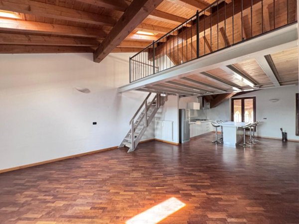 appartamento in vendita a Rovato in zona Sant'Anna