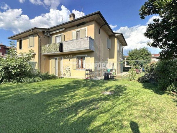 intera palazzina in vendita a Rovato