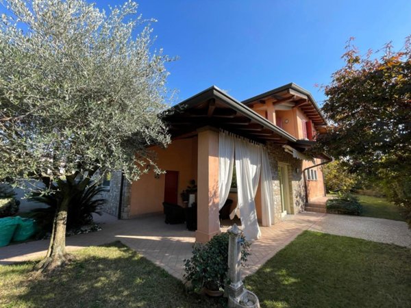 casa indipendente in vendita a Rovato