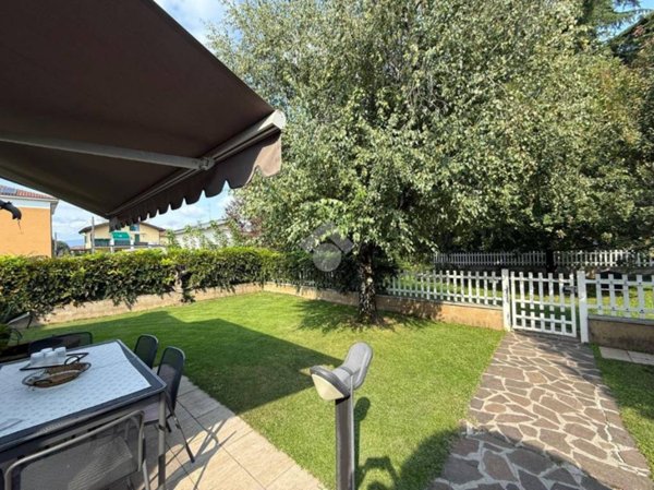casa indipendente in vendita a Rovato