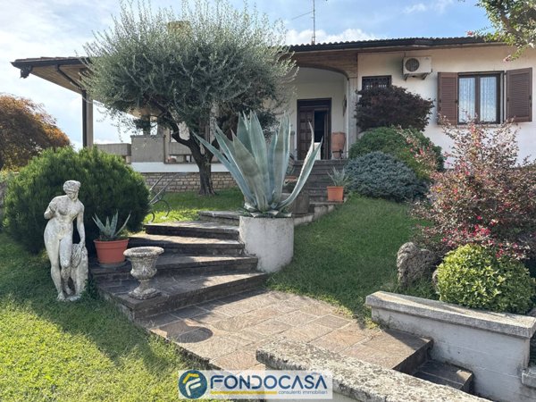 casa indipendente in vendita a Rovato