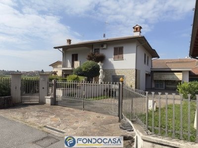 casa indipendente in vendita a Rovato