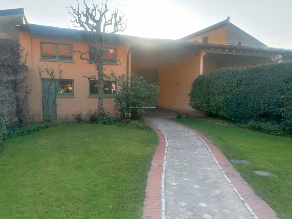 casa indipendente in vendita a Rovato