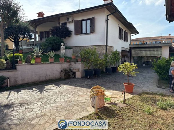 casa indipendente in vendita a Rovato