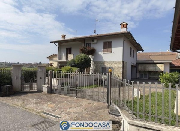 casa indipendente in vendita a Rovato