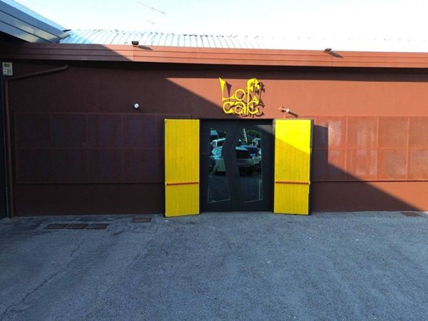 locale commerciale in vendita a Rovato