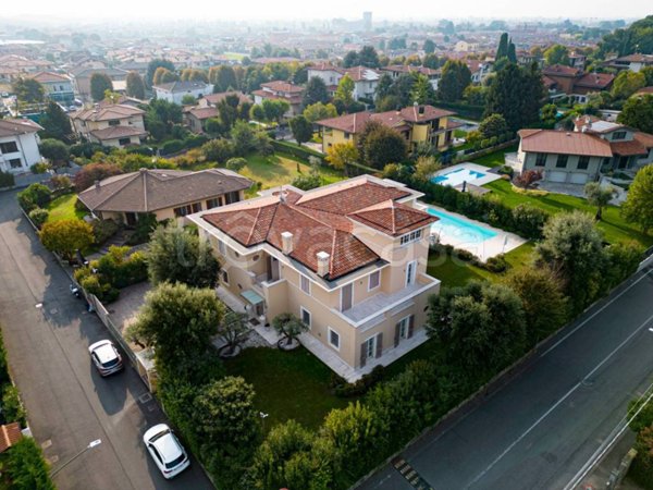 villa in vendita a Rovato