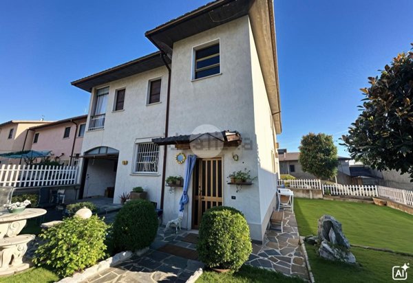 casa indipendente in vendita a Rovato