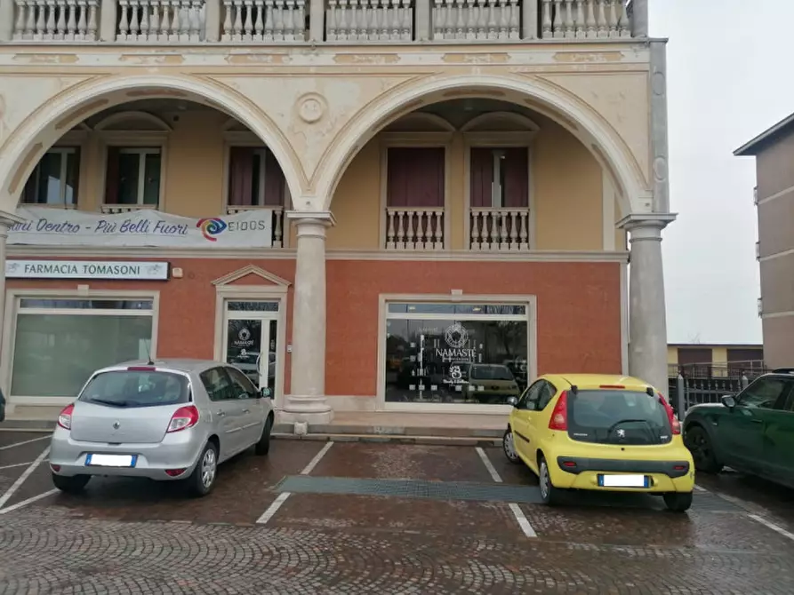 negozio in vendita a Rovato