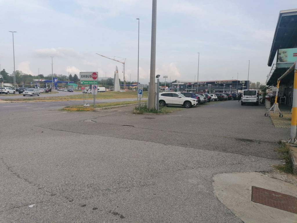 negozio in vendita a Rovato