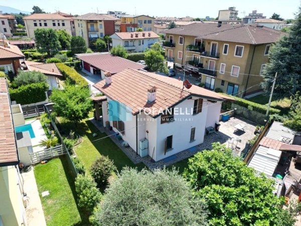 casa indipendente in vendita a Rovato