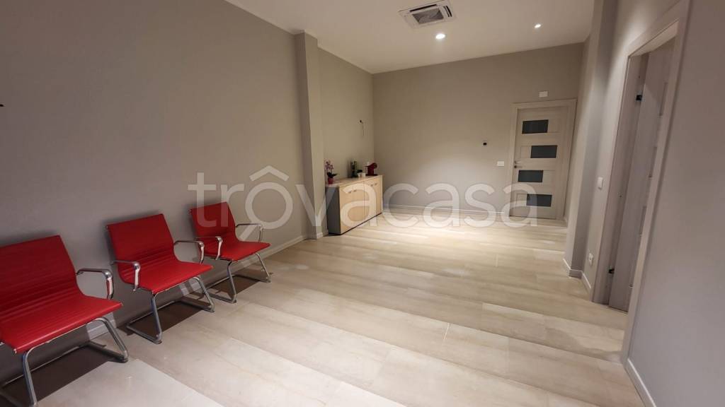 negozio in vendita a Rovato